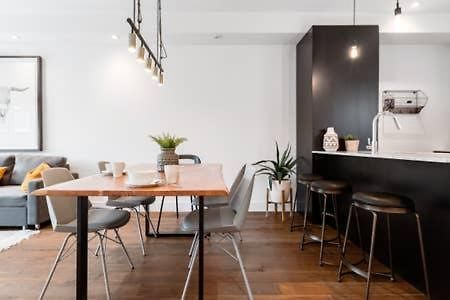 Sleek Condo In The Heart Of Little Italy By Den Stays Montréal Extérieur photo